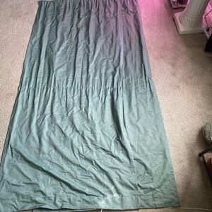 100% black out curtains